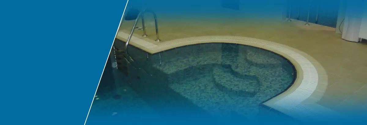 бассейн с переливной системой